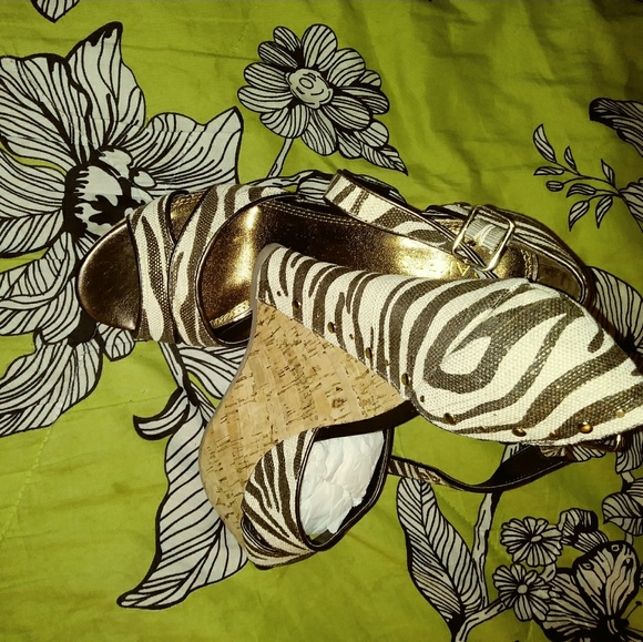 Sandals - Picture 3 of 5